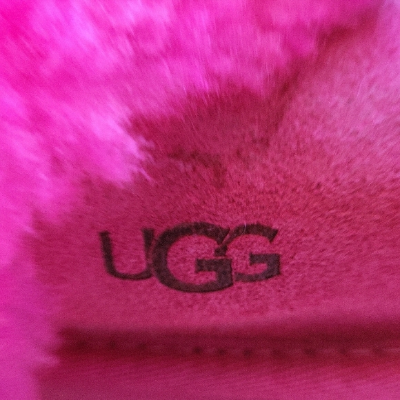 UGG Hot Pink Cozy Slippers Size 7 - Picture 7 of 7